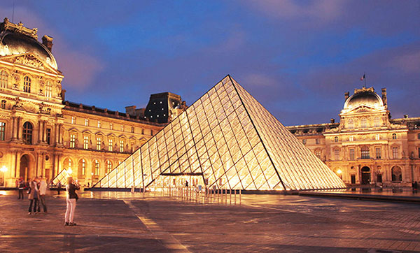 آسانسور لوور «Louvre» در پاریس, فرانسه